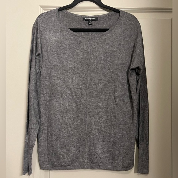 Banana Republic Factory Sweaters - Banana Republic Factory Knit Sweater - Size Medium